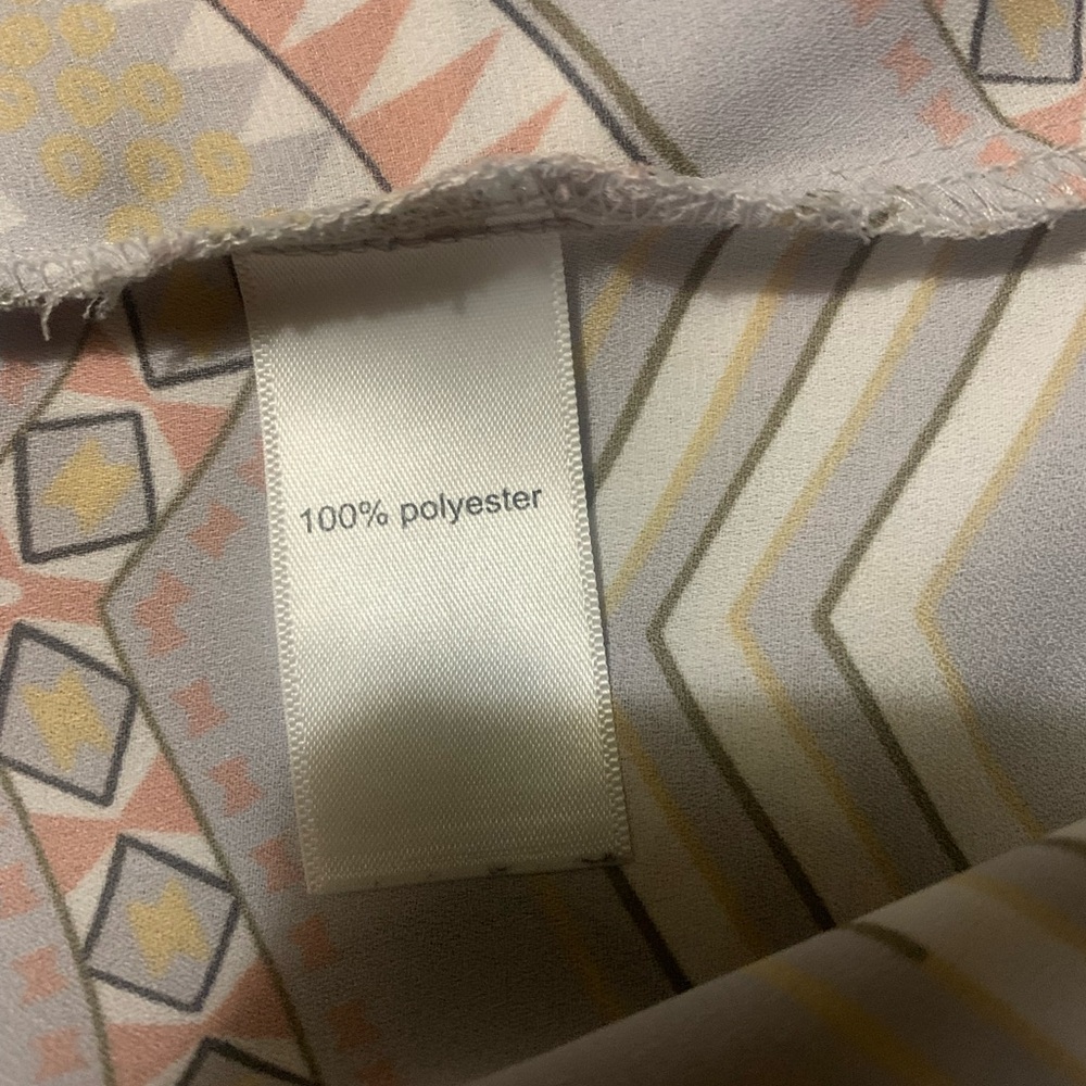 Maurice’s Gray Chevron Blouse Plus Size 1 - Picture 8 of 8